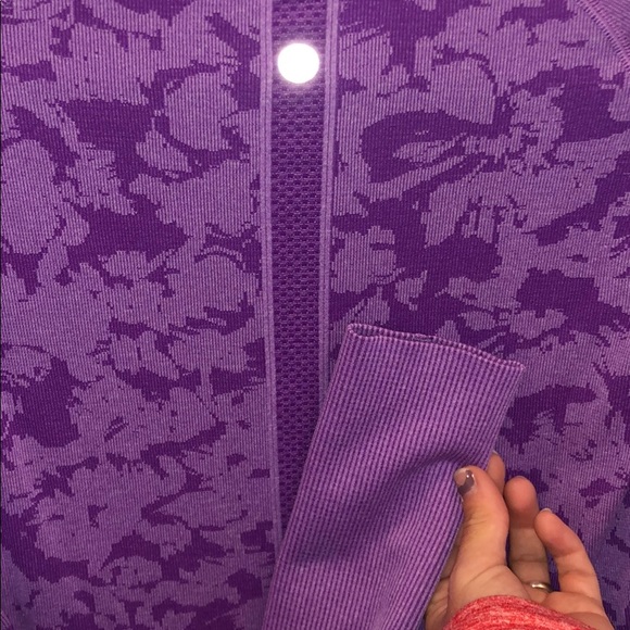 SOLD NWOT lululemon long sleeve swiftly tech - Picture 5 of 6